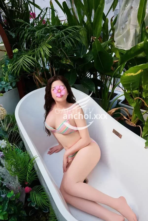 V I face xinh sang quý phái đường nét tây cực mê hoặc 11