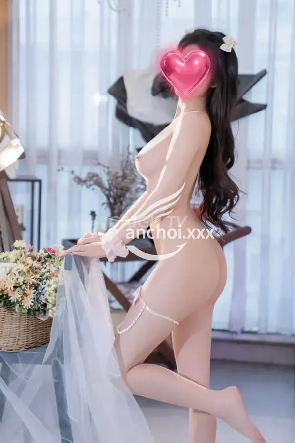 Thảo My xinh xắn nhiệt tình chiều khách như người yêu 9