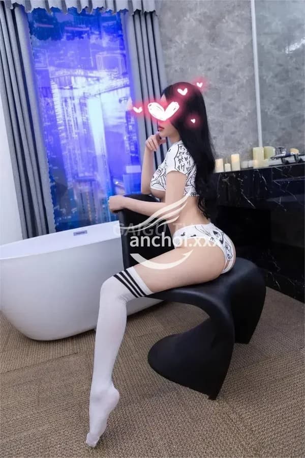 Hotgirl Lai nhiệt tình chiều khách 5