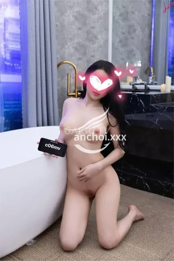 Hotgirl Lai nhiệt tình chiều khách 11