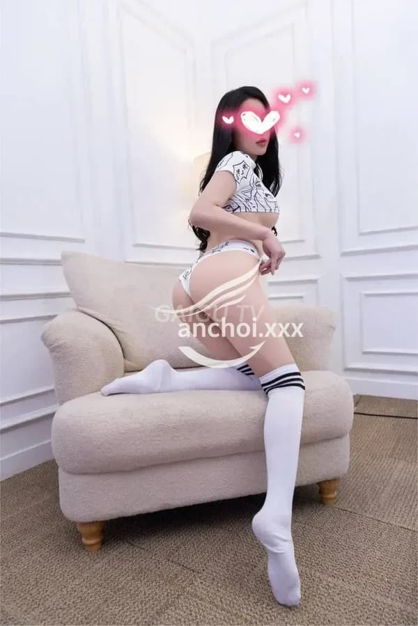 Hotgirl Lai nhiệt tình chiều khách 16