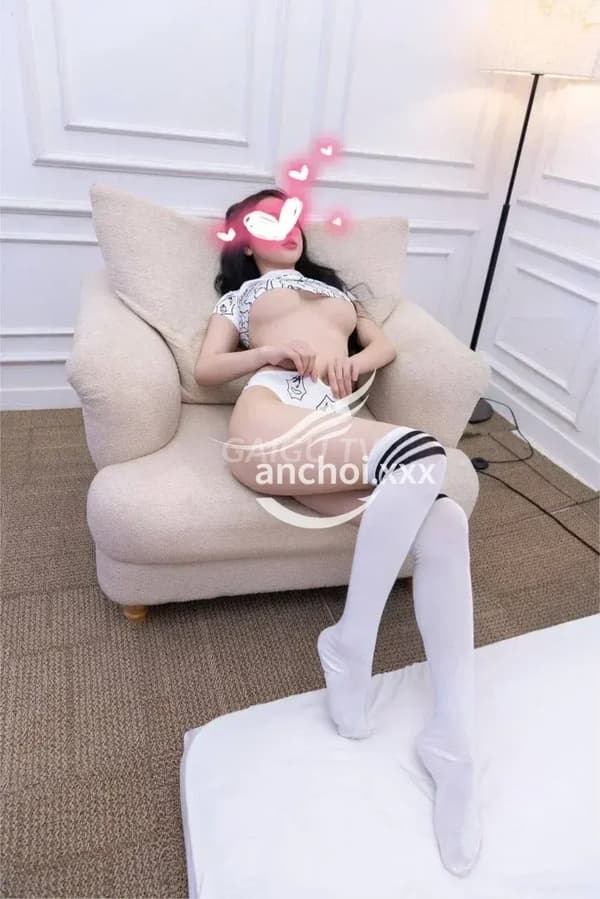 Hotgirl Lai nhiệt tình chiều khách 15