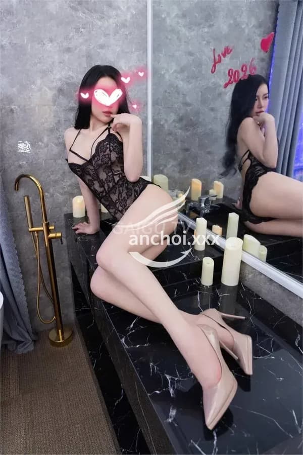 Hotgirl Lai nhiệt tình chiều khách 18