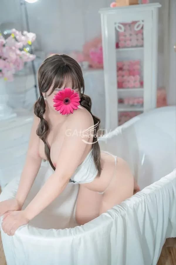 Hà Phuong xinh tươi dáng nóng bỏng rực lửa 4