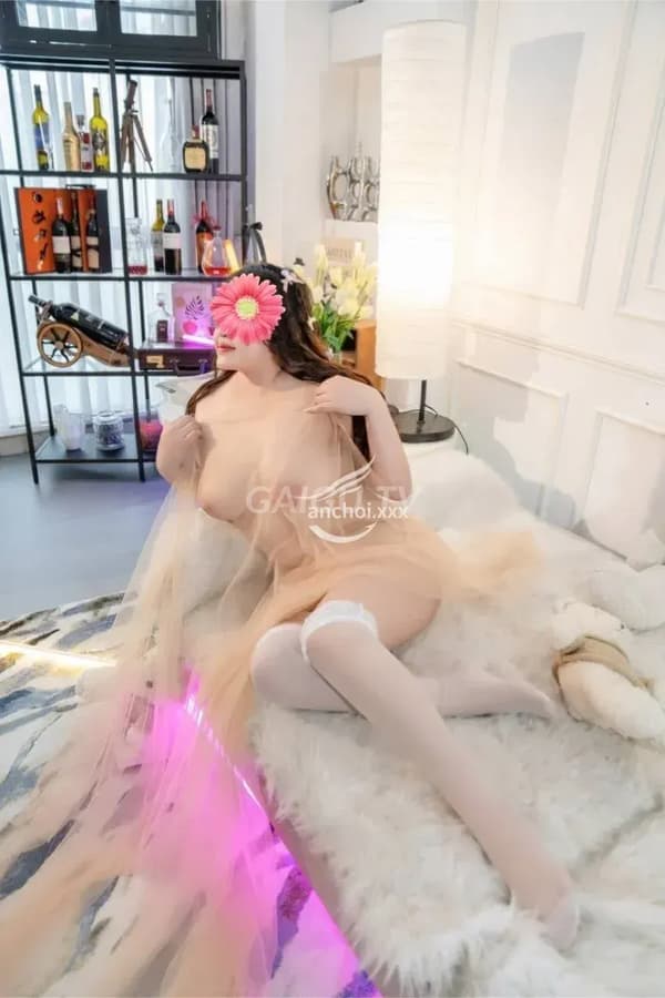 Gái gọi Quận 7 NHÃ PHƯƠNG Hàng mới làm tình nghệ thuật 300k 17