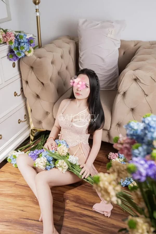 Em Minh dáng chuẩn vú real mông cong chiều anh rất nhiệt tình 4