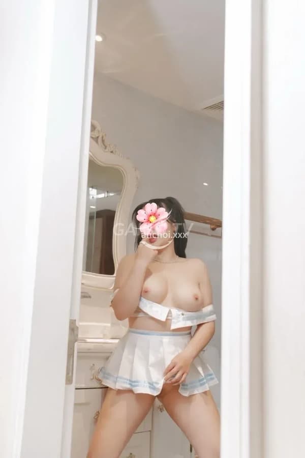 Quỳnh Tân Bình 25t vú to mông cong 500k 13