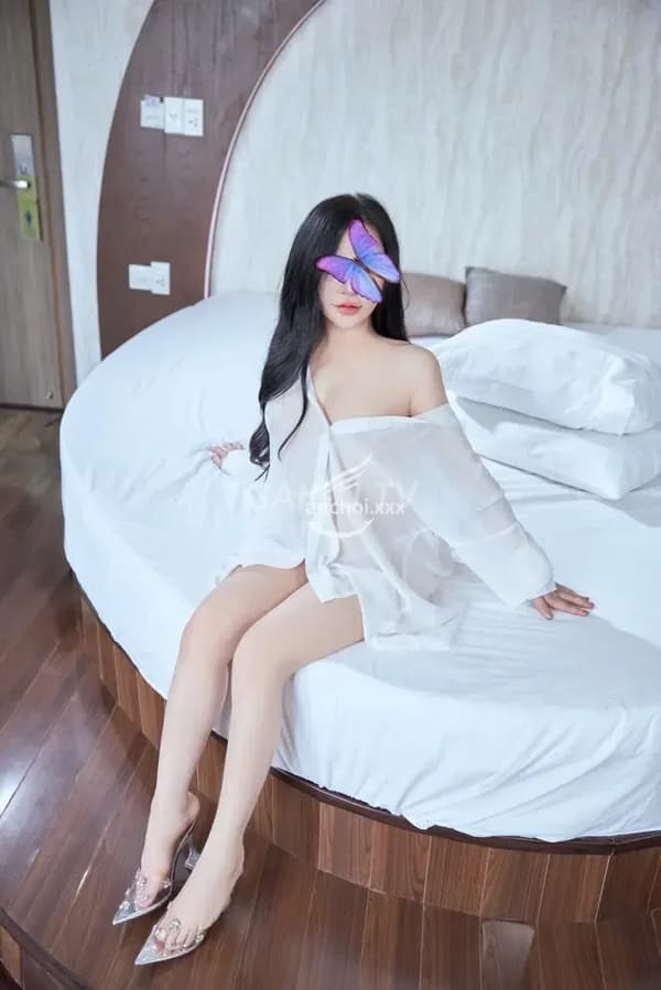 Ngọc xinh như người mẫu, phục vụ nhiệt tình hết mình 7