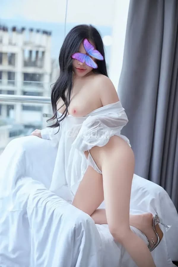 Ngọc xinh như người mẫu, phục vụ nhiệt tình hết mình 12