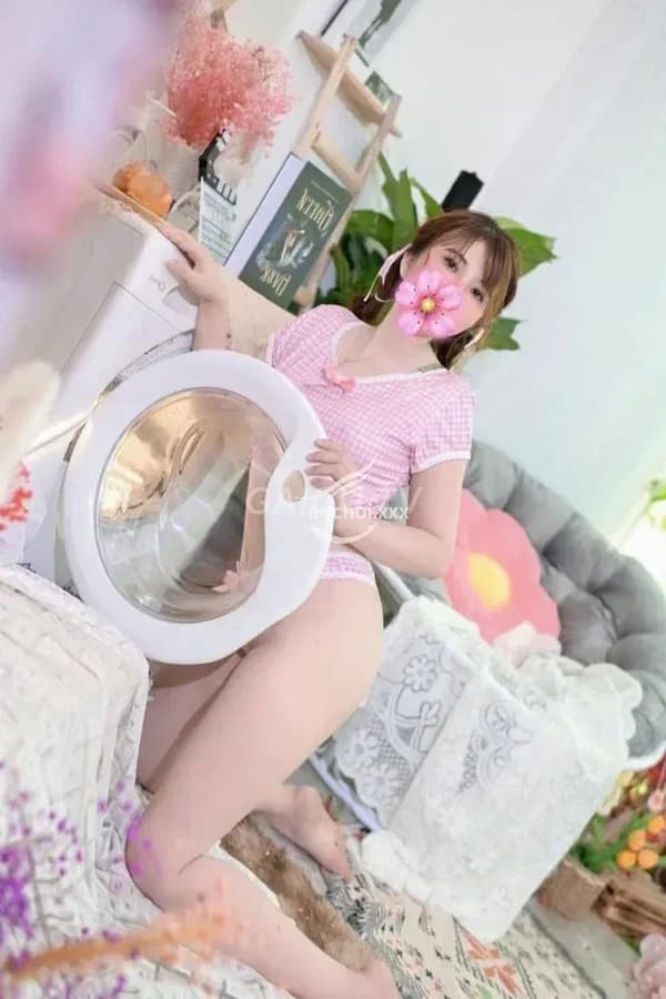 Mỹ Hoa da trắng mịn màng vú to mông cong nóng bỏng 2