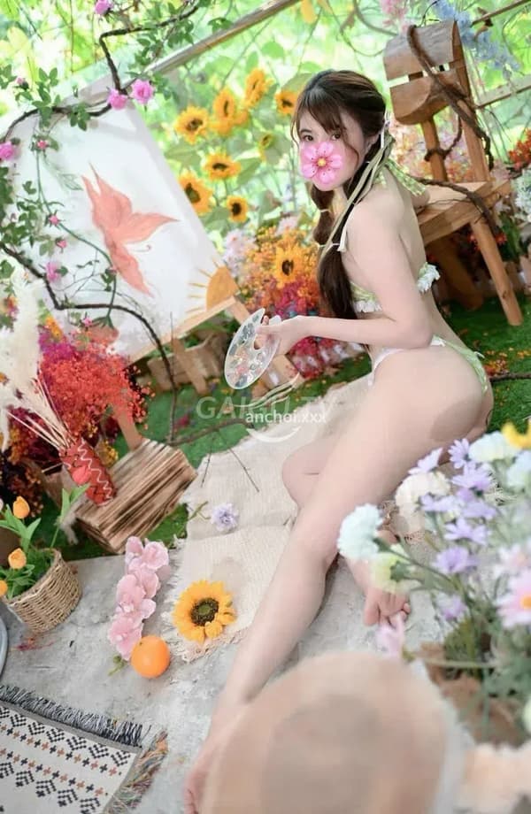 Mỹ Hoa da trắng mịn màng vú to mông cong nóng bỏng 12