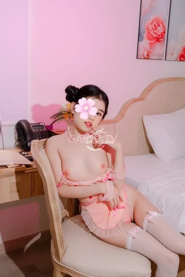 Tiểu Vy xinh thơ ngây body cực đẹp phục vụ nhẹ nhàng như người yêu 9