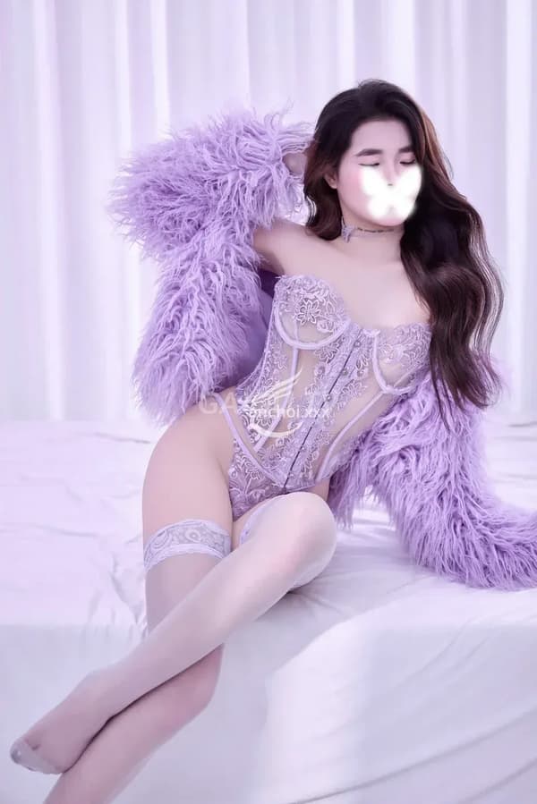 Trúc hot girl chân dài mặt xinh 4