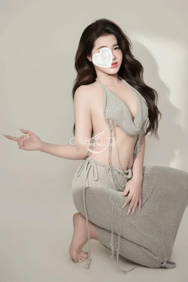 Trúc hot girl chân dài mặt xinh 7