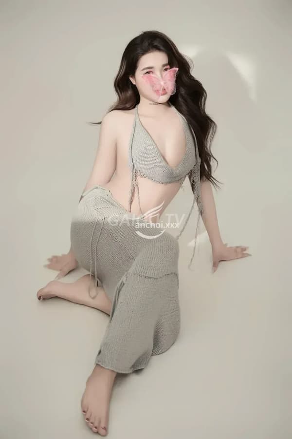 Trúc hot girl chân dài mặt xinh 15