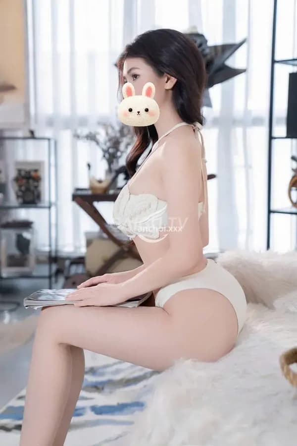 Linh Linh da trắng mịn dáng cong chuẩn nhiệt tình 20
