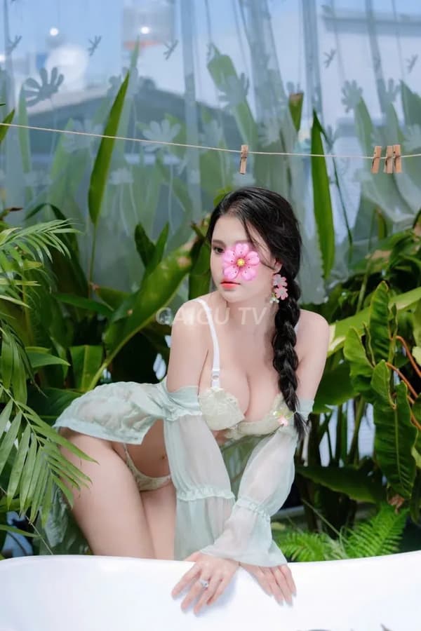 Thanh Thanh xinh cute ngực to phục vụ nhiệt tình 4
