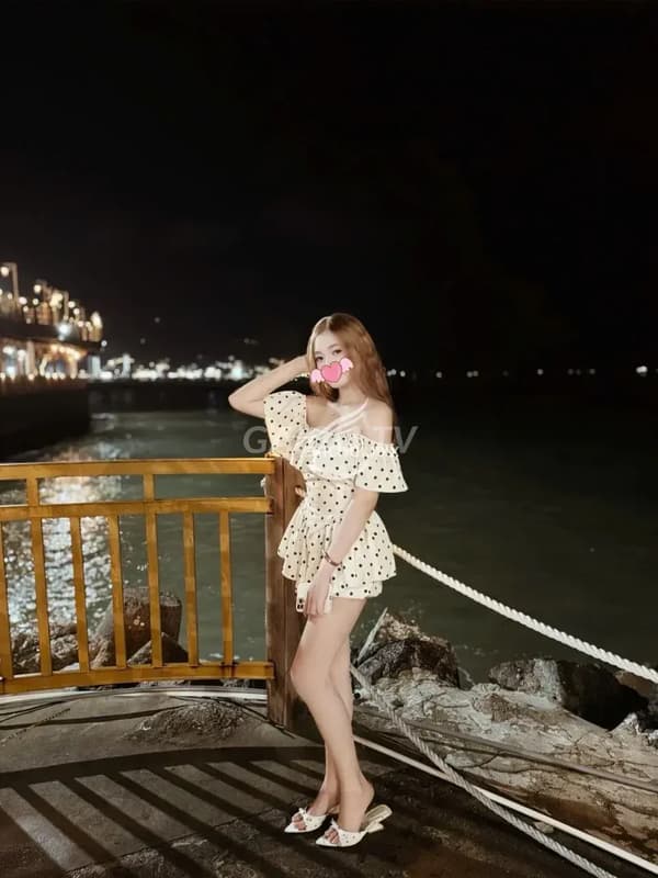 TIỂU BĂNG – gái gọi Ninh Kiều giá 1.500k, BJ, Hôn môi, 18 tuổi 12