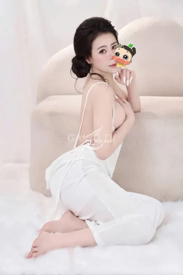 Lysa Mặt xinh da trắng dáng cao bím đẹp – gái gọi Sơn Trà giá 600k, BJ, Hôn 3