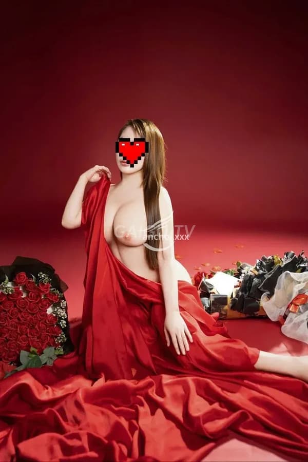 Dáng nhỏ nhắn nóng bỏng Phương Yến chiều khách nhiệt tình 3