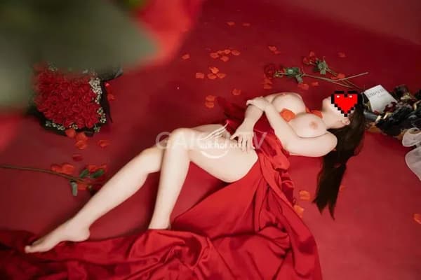 Dáng nhỏ nhắn nóng bỏng Phương Yến chiều khách nhiệt tình 6