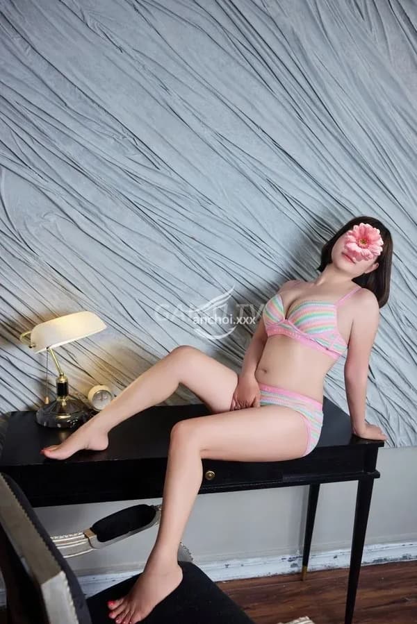 Bài Có xinh vú to mông tròn nhiệt tình chiều khách như người yêu 8