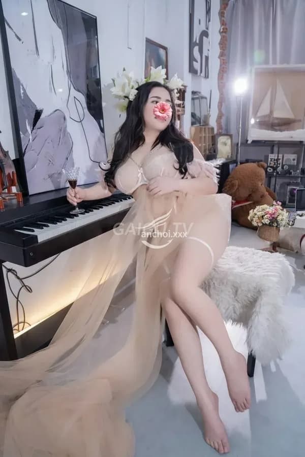 CÓ CLIP SEXY BÉ QUỲNH ANH XINH VÚ TO Quận 6 – 400k/shot 5