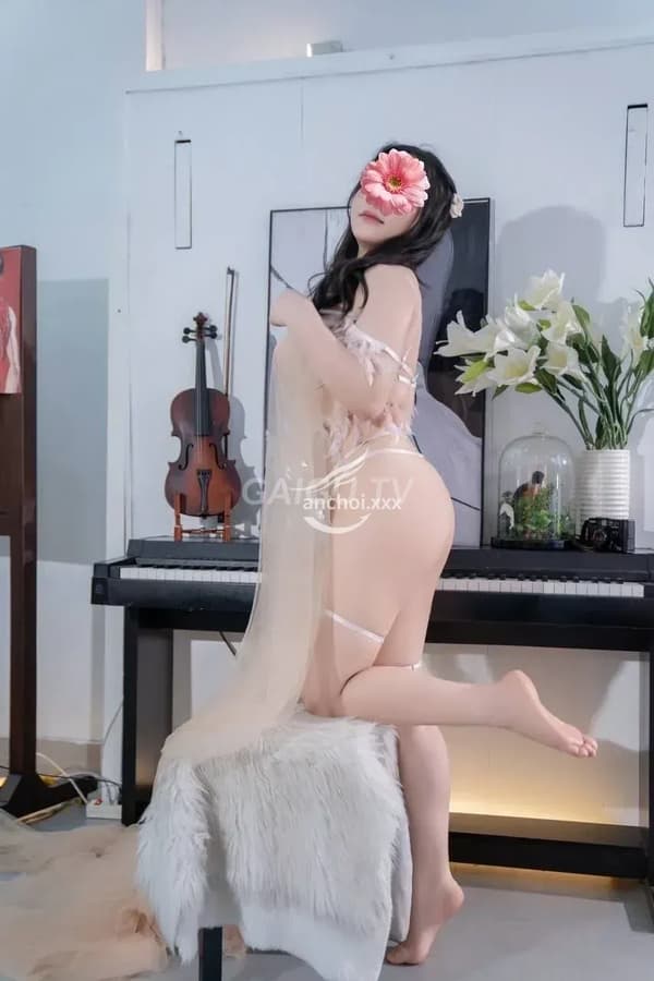 CÓ CLIP SEXY BÉ QUỲNH ANH XINH VÚ TO Quận 6 – 400k/shot 16
