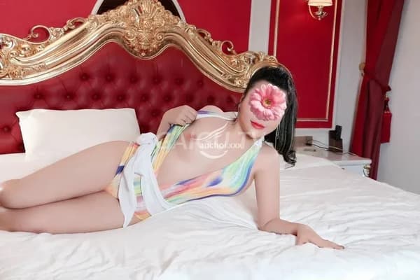 BÉ UYỂN NHI XINH TƯƠI BƯỚM KHÍT VÚ HÔNG Gò Vấp – 400k/shot 13