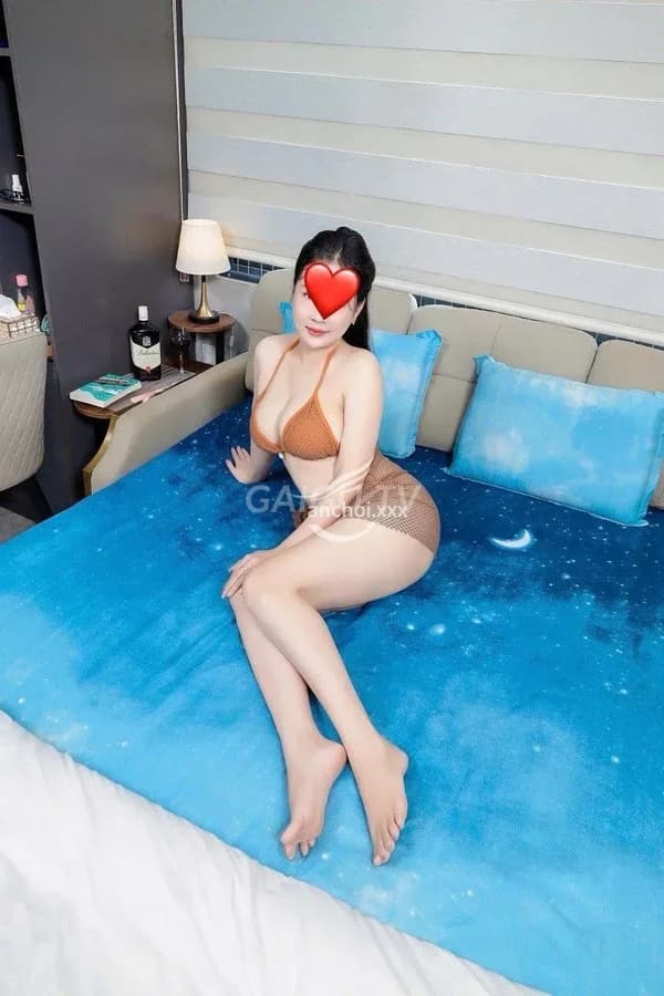 Thanh dâm đãng nhiệt tình chiều khách cực đã 5