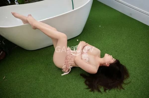 Bài Có xinh tươi chiều chuộng khách nhiệt tình 14