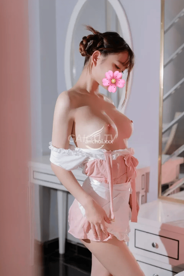 Quỳnh Chi mặt non búng sữa vú to mà phục vụ lại rất nhiệt tình 2