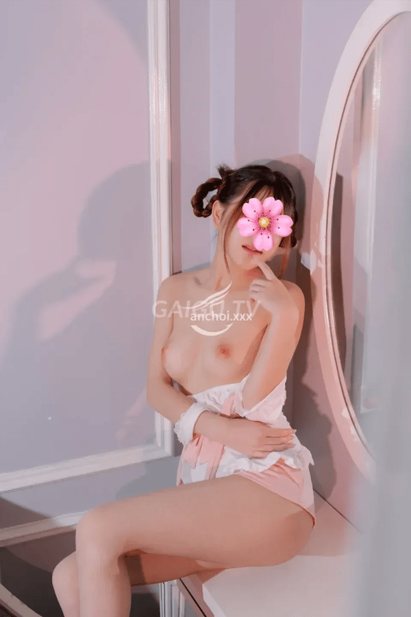 Quỳnh Chi mặt non búng sữa vú to mà phục vụ lại rất nhiệt tình 14