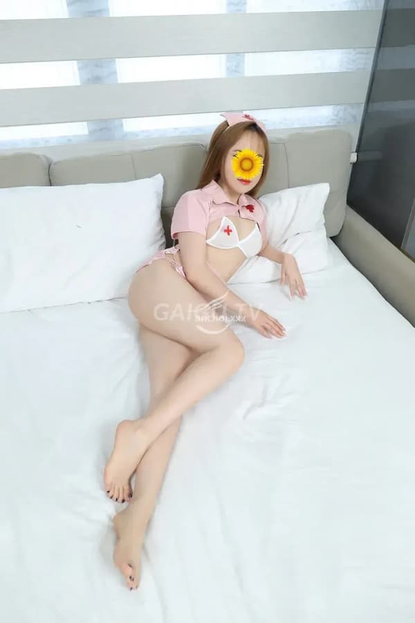 Lan Nhi nhiệt tình chiều khách nhẹ nhàng 6