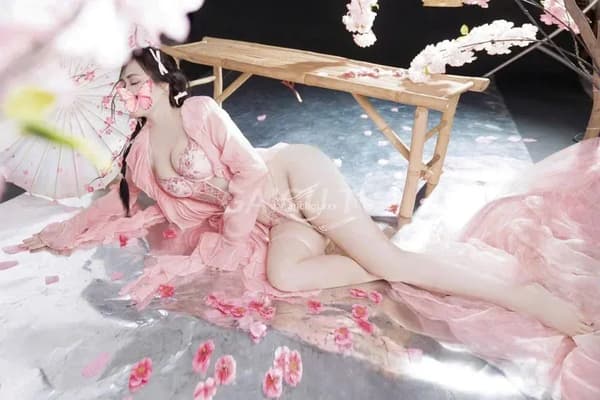 Ngọc phục vụ nhẹ nhàng như người yêu 3