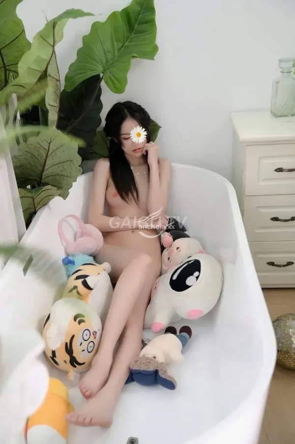 LY LY HOT TIKTOKER SIÊU PHẨM XINH XẮN 800k Phú Nhuận – BJ · Hôn môi · 18 tuổi 8