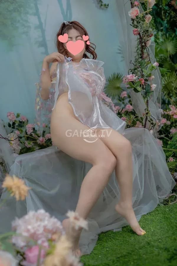 Như Quỳnh chiều khách nhẹ nhàng âu yếm 2