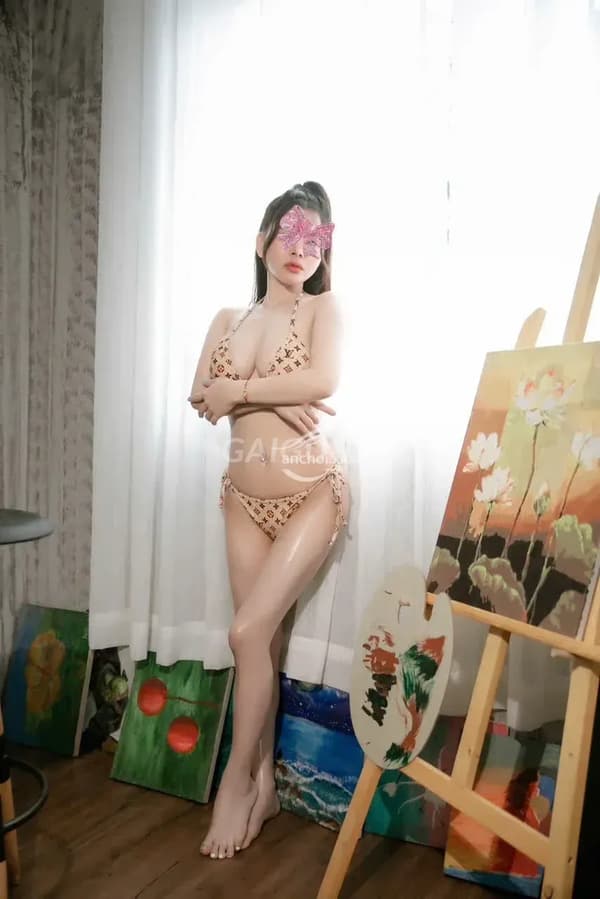 Dễ thương da trắng múp mọng ngực khủng mông căng, Na Thỏ 4