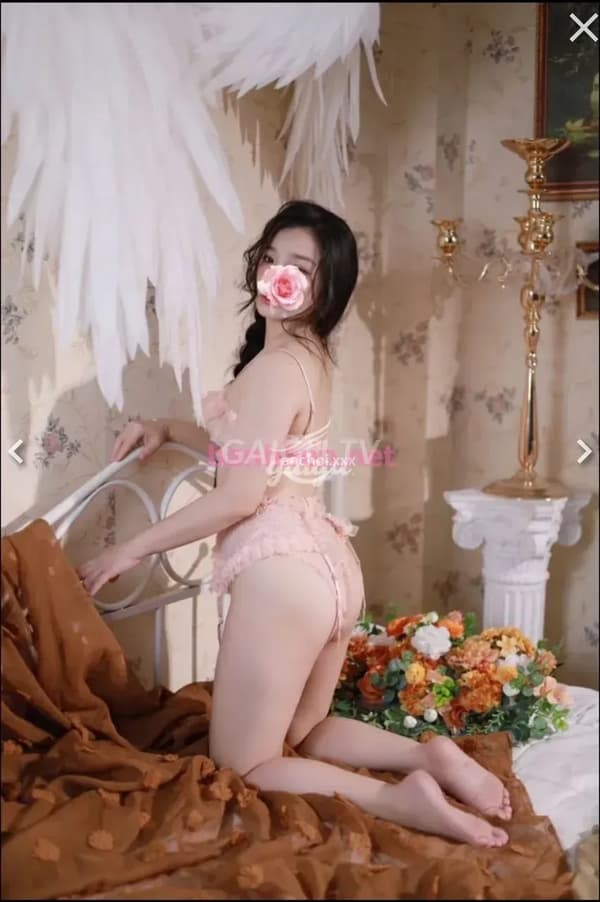 Vy Vy ngây thơ dễ bảo nhiệt tình chiều khách 5