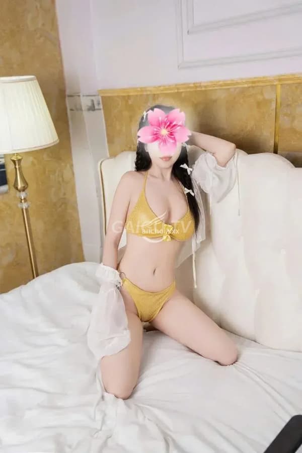 Cô nàng xinh tươi duyên dáng, chiều khách như người yêu Có Clip 6