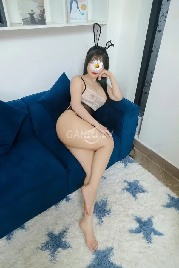Xinh xắn da trắng dáng mủm mĩn phục vụ khéo léo thân thiện Xu 16