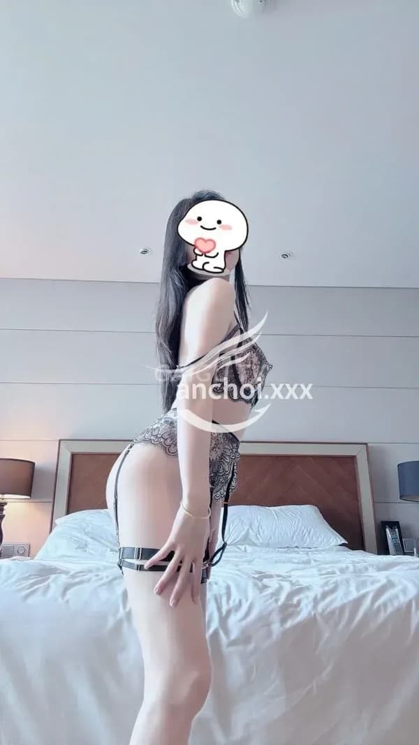 Ngọc Hân phục vụ chu đáo tình cảm 17