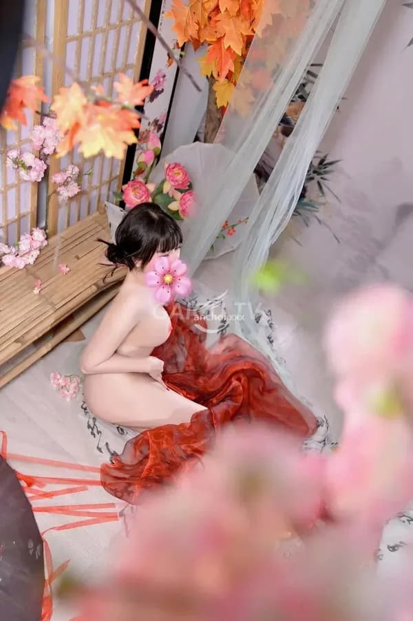 Ly Ly ngoan hiền kín đáo phục vụ nhẹ nhàng như người yêu 3