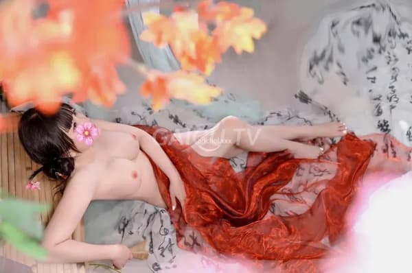 Ly Ly ngoan hiền kín đáo phục vụ nhẹ nhàng như người yêu 12