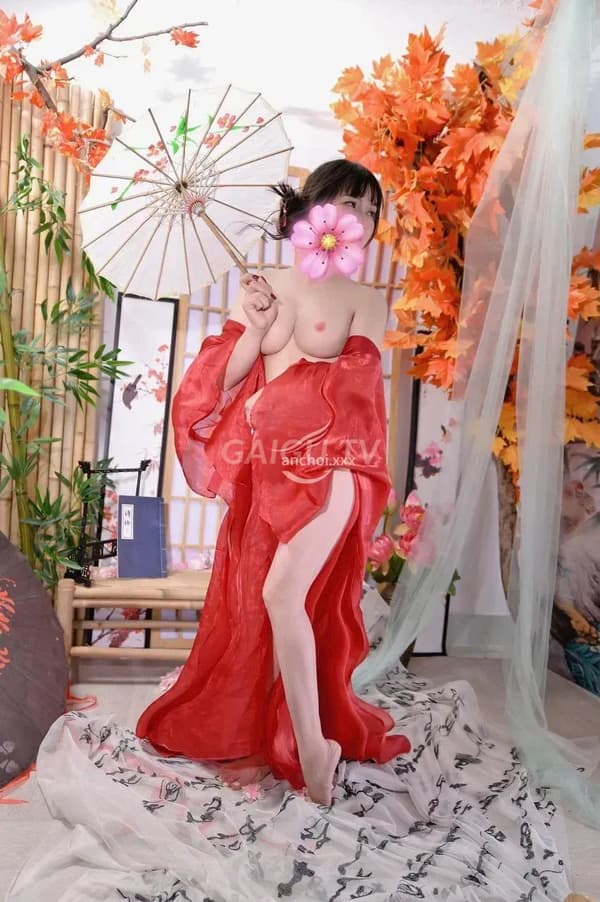 Ly Ly ngoan hiền kín đáo phục vụ nhẹ nhàng như người yêu 14