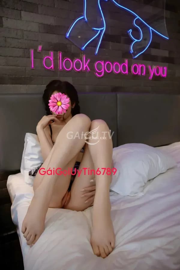 Hotgirl HẠNH AMY 2K2 Xinh Trắng Chân – gái gọi Quận 10 giá 700k, BJ, HJ, 24 tuổi 15