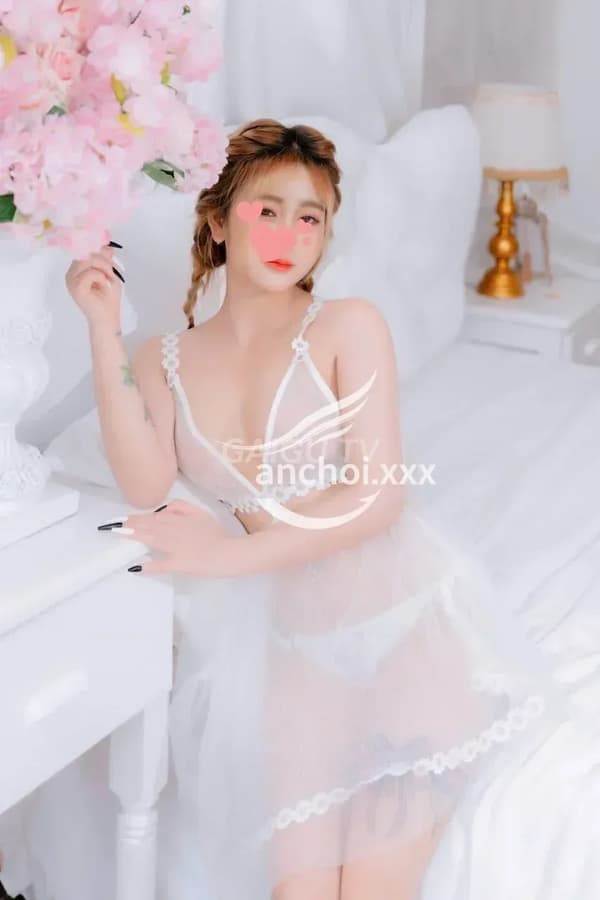 Linh Ka kiều nữ nhẹ nhàng ngọt ngào chiều khách hết mình 2