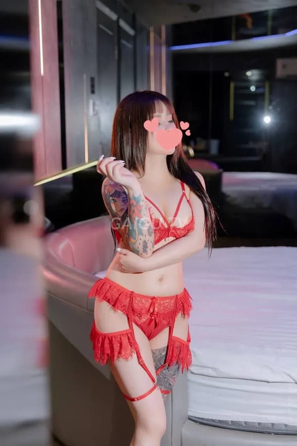 Linh Ka kiều nữ nhẹ nhàng ngọt ngào chiều khách hết mình 8