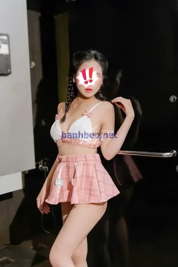 Gg hot girl Bình Tân 19t xinh lung linh chỉ 700k 19