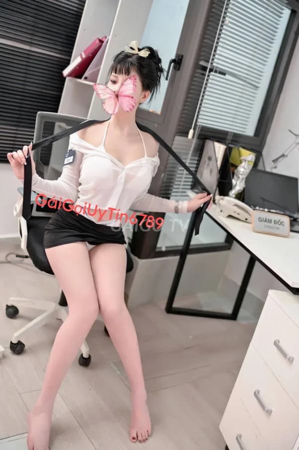 Hotgirl Quỳnh Phú Nhuận 600k mặt xinh body chuẩn 11